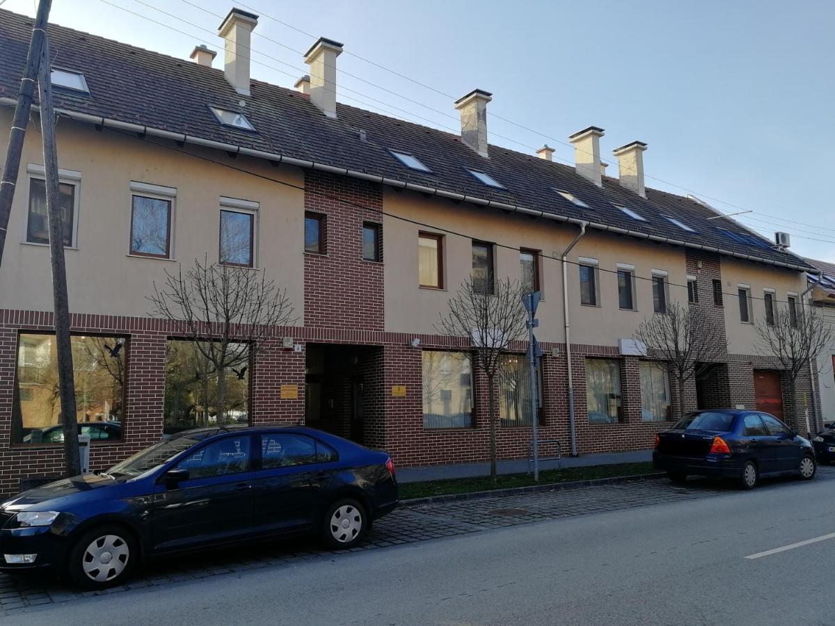 Blue Apartman Διαμέρισμα Makó Εξωτερικό φωτογραφία